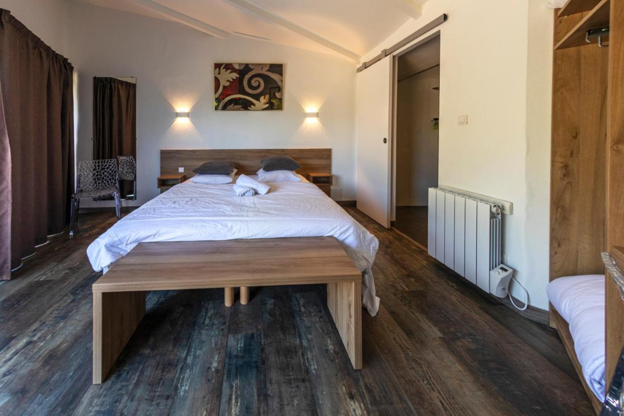 La Jalousie Otel Saint-Aignan-de-Cramesnil Dış mekan fotoğraf