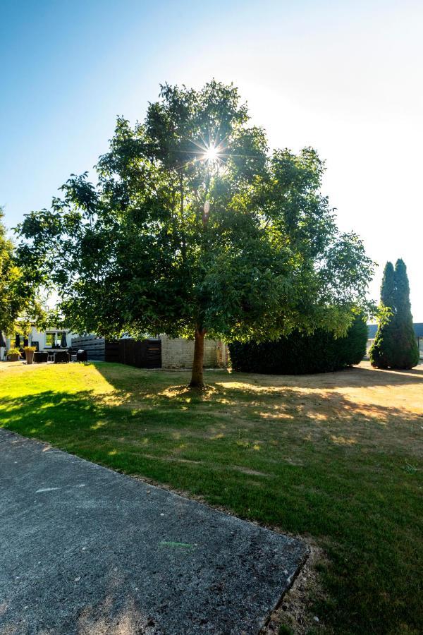 La Jalousie Otel Saint-Aignan-de-Cramesnil Dış mekan fotoğraf